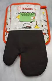 Peanuts Christmas Oversized Oven Mitt Potholder Set