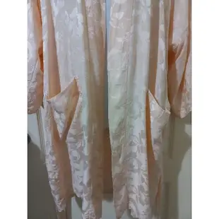 （蠶絲100%）典雅玫瑰花柄絲質睡衣 Silk 睡袍  香檳色