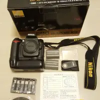 在飛比找Yahoo!奇摩拍賣優惠-Nikon D90單機身+原廠電池2顆+電池把手+閃燈SB6