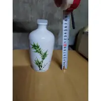 在飛比找蝦皮購物優惠-早期公賣局竹葉青酒陶瓷酒瓶/古董老物空瓶/收藏擺設/復古花瓶