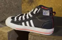 在飛比找Yahoo!奇摩拍賣優惠-adidas  NIZZA HI RF 牛仔藍 帆布鞋面 舒