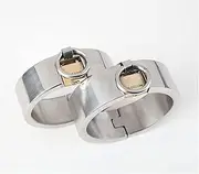 CQGRAPE SM Stainless Steel Lockable Ankle Cuffs, Bondage Metal Legcuffs Role Play Costume Accessory, BDSM O Ring Cuff Restraint Sex Tools for Couples, Men(Female,Oval)