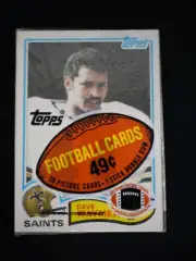 1982 TOPPS FOOTBALL FACTORY SEALED CELLO PACK W/ DAVE WAYMER & FRED DEAN