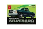 Amt 1/25 1992 Chevrolet Silverado Shortbed Fleetside Pickup Easy Build Plastic Model Kit