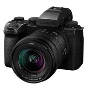 Panasonic LUMIX S5 IIX + 20-60mm Lens Kit