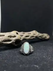Native American Navajo white fire opal Sterling Silver Ring Size 8