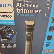 Philips Norelco Ultimate Precision All In One Trimmer & Accessories - Used /READ