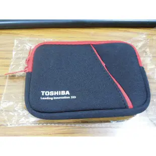 點子電腦-北投...全新◎東芝 TOSHIBA 原廠外接硬碟防震包◎紅黑色款一般2.5吋硬碟盒都適用，95元