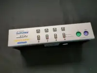 在飛比找露天拍賣優惠-直購500元 NUSWITCH PS2 4 Port KVM