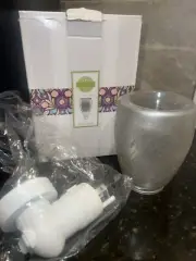 Scentsy CHOOSE HAPPY Glads Electric Nightlight Plug In Wax Tart Scent Warmer NEW
