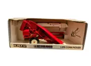 ERTL International Harvester McCormick 1-PR Corn Picker 1/16 Scale