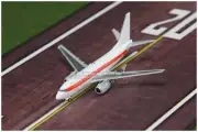 1:400 GeminiJets EG&G BOEING 737-600 Passenger Airplane Diecast Aircraft Model