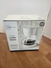 White 5-Cup Drip Coffee Maker (White)