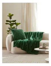 [Dreamaker] Chunky Embossed Fleece Throw Blanket in Emerald Green