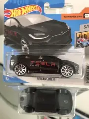 Hot Wheels ‘16 Tesla Model X Black HW Metro