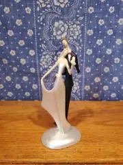 Lillian Rose BRIDE AND GROOM Resin Wedding CAKE TOPPER Holding Couple Figurine
