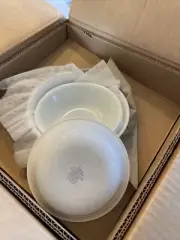 corelle dishes set/ VITRELLE/White/16 Pieces/Nib ￼
