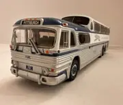 Corgi 1:50 Lionelville GM4501 Greyhound Scenicruiser Express NIB Pittsburgh