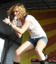 Singer Jennifer Nettles of Sugarland performs on Day 4 of the 40th- Old Photo 3