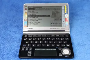 【黑白】CASIO XD-GF6500 雙螢幕，觸控（下螢幕可手寫輸入）多功能日文電子辭典，狀態良好，功能正常廉讓～