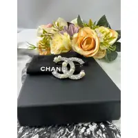 在飛比找蝦皮購物優惠-CHANEL 香奈兒 雙C LOGO 大小 珍珠 幻彩 水鑽