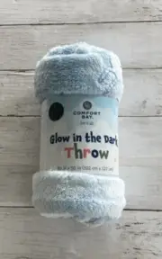 Comfort Bay Throw Blanket For Kids Blue Unicorn Glow-In-The-Dark 40“ X 50“￼