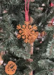6 Rusty Snowflake Christmas Ornaments, 3 5/8” NEW **FREE SHIPPING**