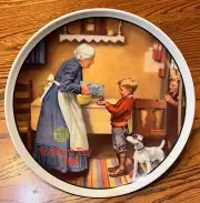 1986 Knowles Norman Rockwell “The Pantry Raid” #11 Mothers Day 1986 W/COA NIB.