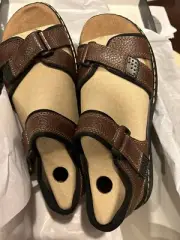 AWESOME AUTHENTIC BRAND NEW IN BOX Dr. Scholls Gus Briar Brown Sandals 9 M US