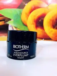 在飛比找Yahoo!奇摩拍賣優惠-BIOTHERM 碧兒泉 黑膜力修護發亮面膜15ML 百貨公