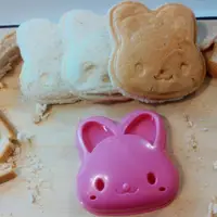 在飛比找Yahoo奇摩購物中心優惠-大頭微笑兔 三明治模具 吐司壓模 兔子 動物 飯糰模具 便當