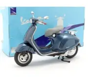 NEW-RAY 1/12 SCALE VESPA SCOOTER - 946 DIECAST MODEL IN METALLIC BLUE