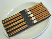 Antiskid Durable Classic Handmade Safe Natural Bamboo Chopsticks Gift 5 Pairs 5