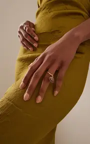 [Moritz Glik] Marcel Flip 18K Yellow Gold Ruby, Black Diamond Shaker Ring