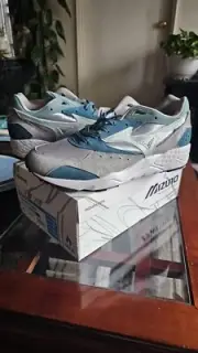 Mizuno Contender Hanon Grampus Dolphin Size 11.5 US