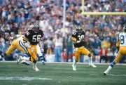 Larry Anderson of the Pittsburgh Steelers1980's NFL Photo 1