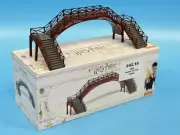 HORNBY 'OO' GAUGE R7235 'HARRY POTTER' HOGSMEADE FOOTBRIDGE (RESIN) NEW & BOXED!