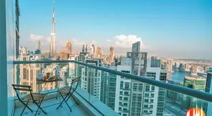 A C Pearl Holiday Homes - The Loft with Burj Khalifa View