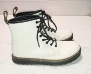 Dr.Marten White Combat boots size 5 us women Very Good Condition