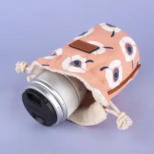 mi81 花布相機鏡頭袋/束口袋 茶花系列 (小)