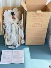 Avon 2012 Fiber Optic Christmas Angel Tree Topper