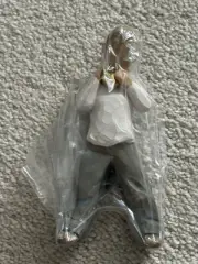 2004 Willow Tree Boy Heart of Gold Figure Boy holding Heart Demdaco Susan Lordi
