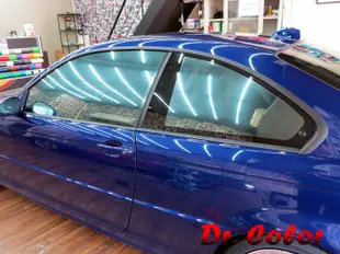 Dr. Color 玩色專業汽車包膜 BMW 330ci 消光黑_窗框