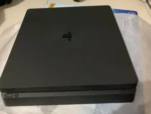 Ps4主機500gb加遊戲光碟