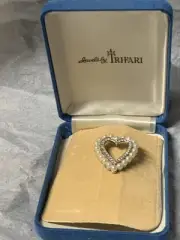 Vintage 1970s Jewels By Crown Trifari Faux Pearl Silvertone Brooch