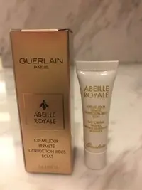 在飛比找Yahoo!奇摩拍賣優惠-[雅雅的店]GUERLAIN 嬌蘭 皇家蜂王乳香緹日霜輕凝版