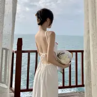 在飛比找蝦皮購物優惠-法式設計感白色超仙露背吊帶洋裝三亞海邊沙灘裙旅遊氣質長裙子
