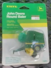 1/64 Scale John Deere Round Baler #577 Die-cast Ertl