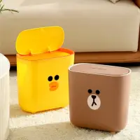 在飛比找momo購物網優惠-【LINE FRIENDS】熊大莎莉造型家用帶蓋夾縫垃圾桶1