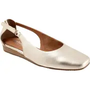 SoftWalk® Venice Flat in Champagne at Nordstrom, Size 9